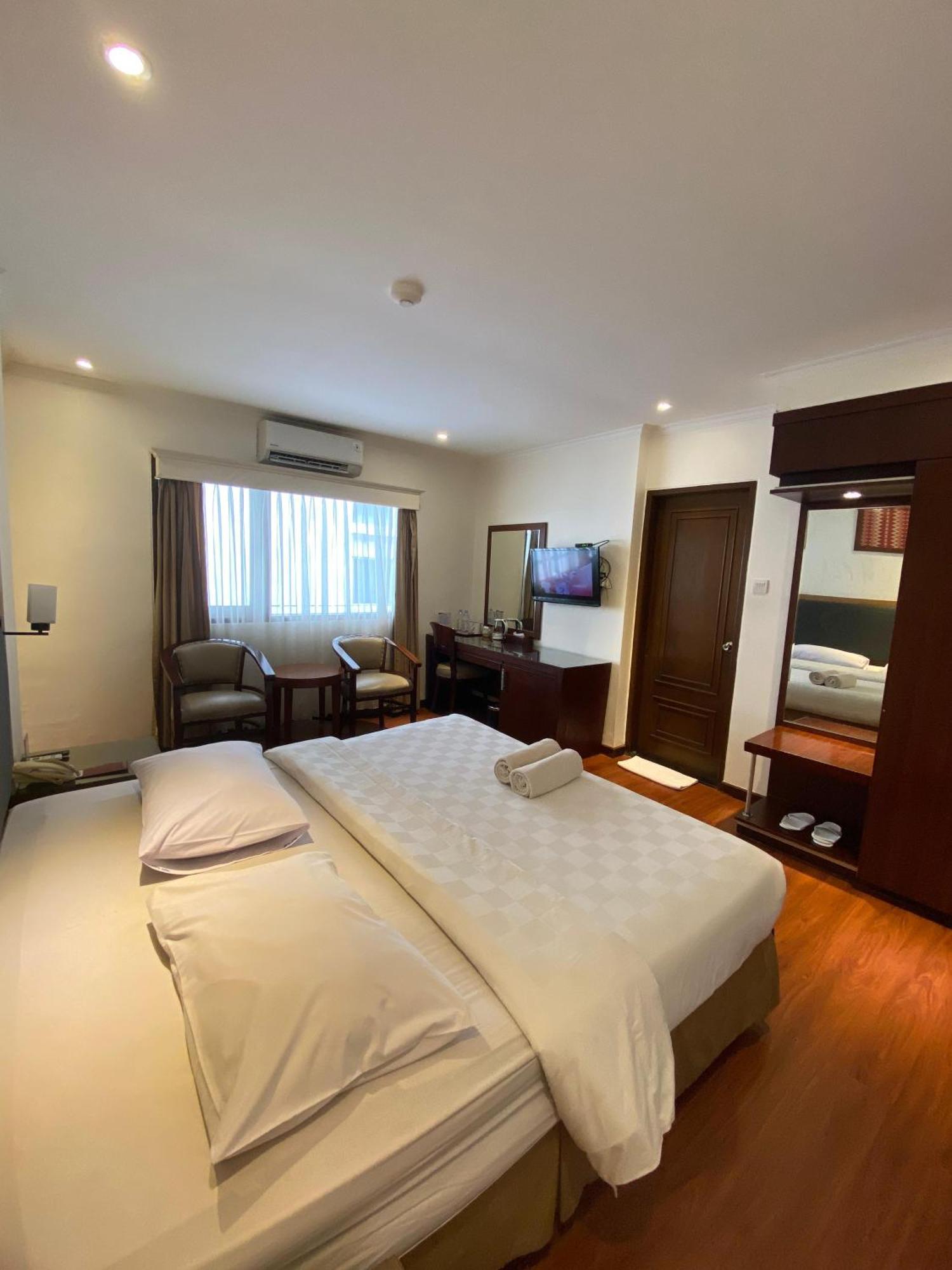 Cipta Hotel Wahid Hasyim Jacarta Exterior foto